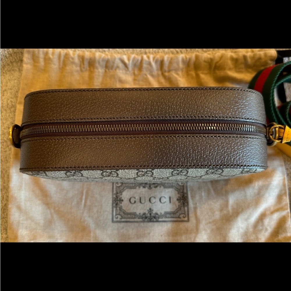Gucci Neo Vintage GG Supreme Messenger
Bag - Picture 9 of 17